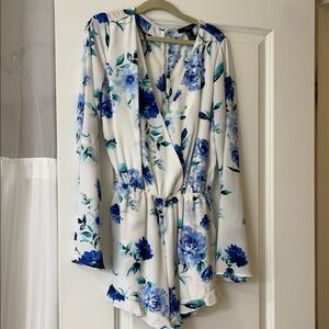 Blue & white floral romper, size Small